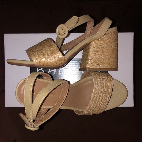 Bamboo Maddy Natural Heels - Picture 4 of 10